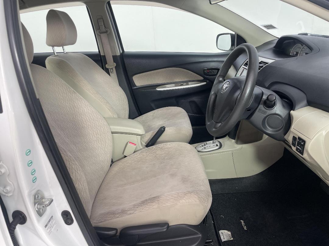 Photo '16' of Toyota Belta