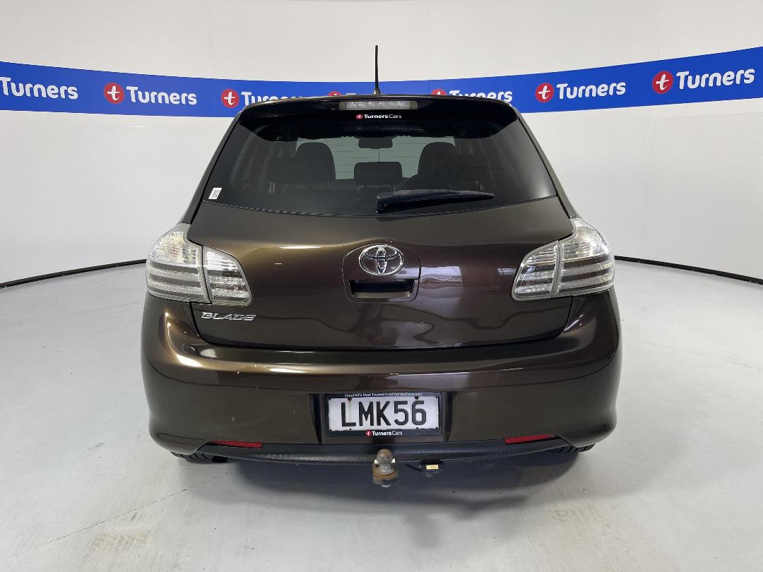 Photo '6' of Toyota Blade Photo '6' of Toyota Blade