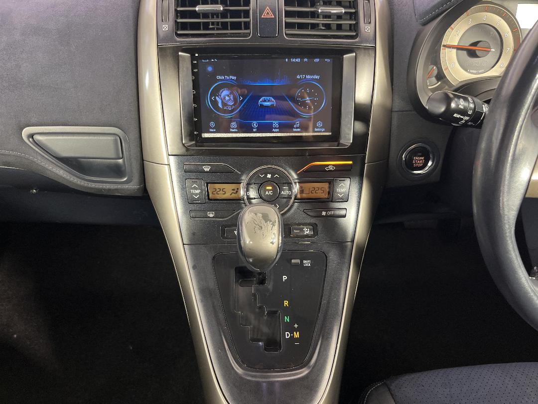 Photo '18' of Toyota Blade Photo '18' of Toyota Blade