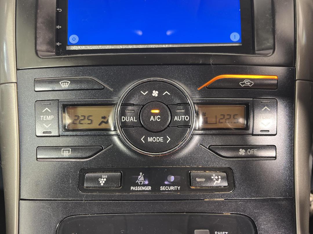 Photo '28' of Toyota Blade Photo '28' of Toyota Blade