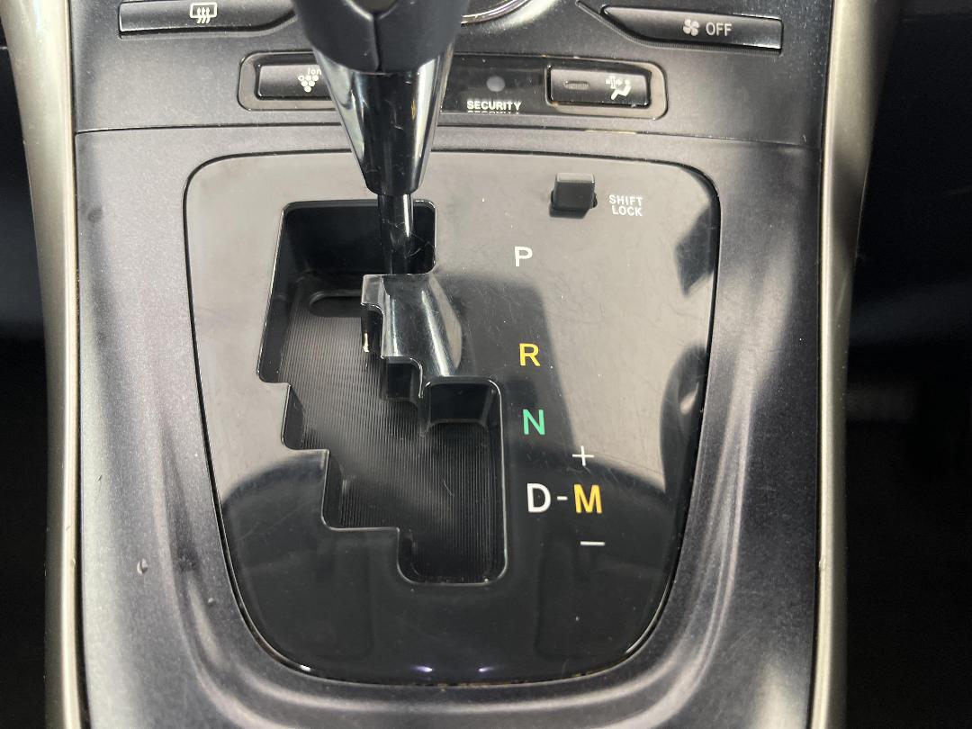 Photo '29' of Toyota Blade Photo '29' of Toyota Blade