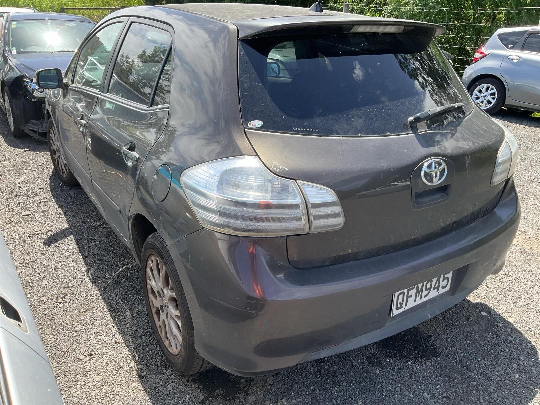 Photo '3' of Toyota Blade Photo '3' of Toyota Blade