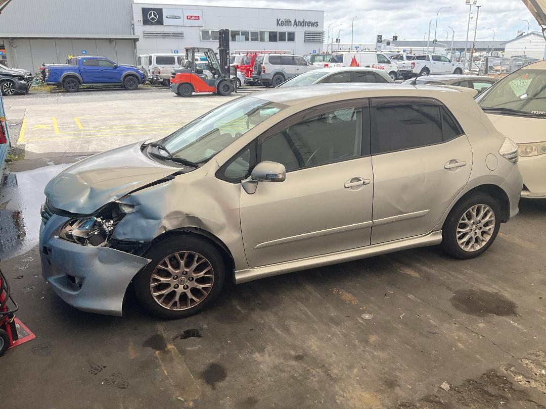 Photo '6' of Toyota Blade Photo '6' of Toyota Blade