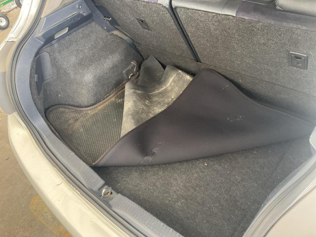 Photo '24' of Toyota Blade Photo '24' of Toyota Blade