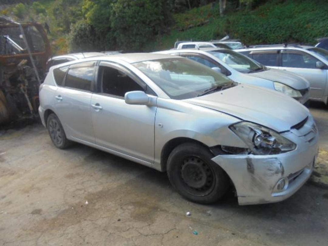 Photo '2' of Toyota Caldina Photo '2' of Toyota Caldina