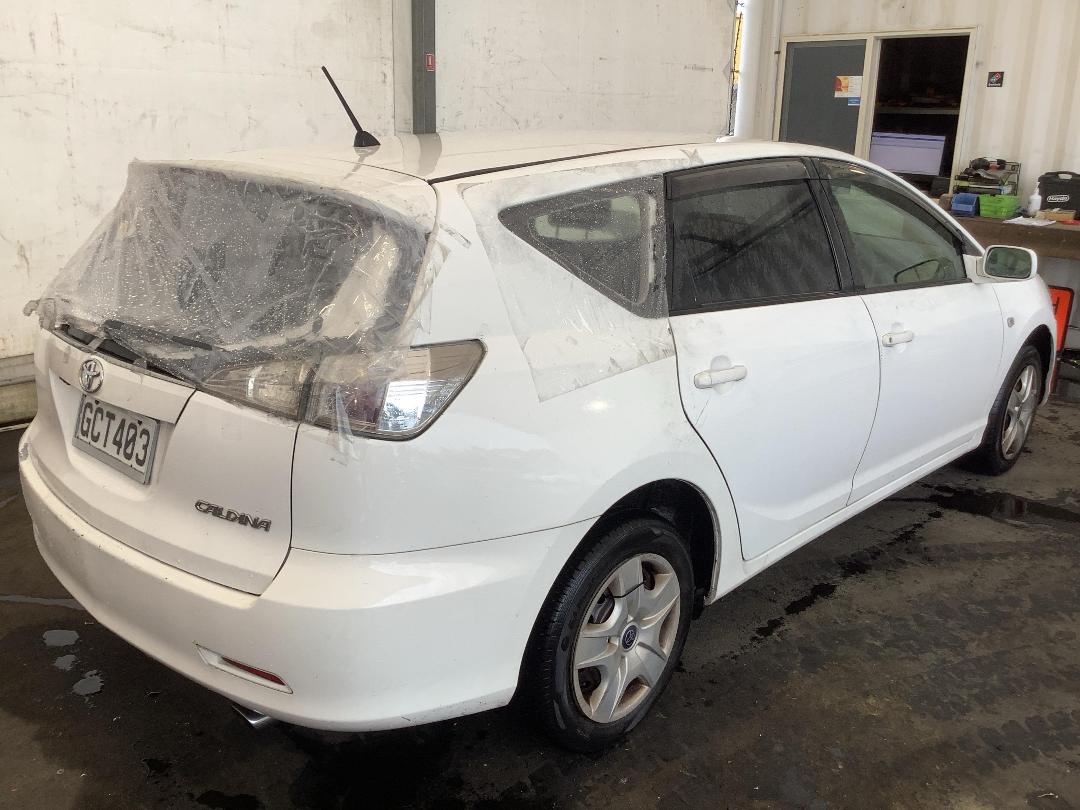 Photo '4' of Toyota Caldina Photo '4' of Toyota Caldina