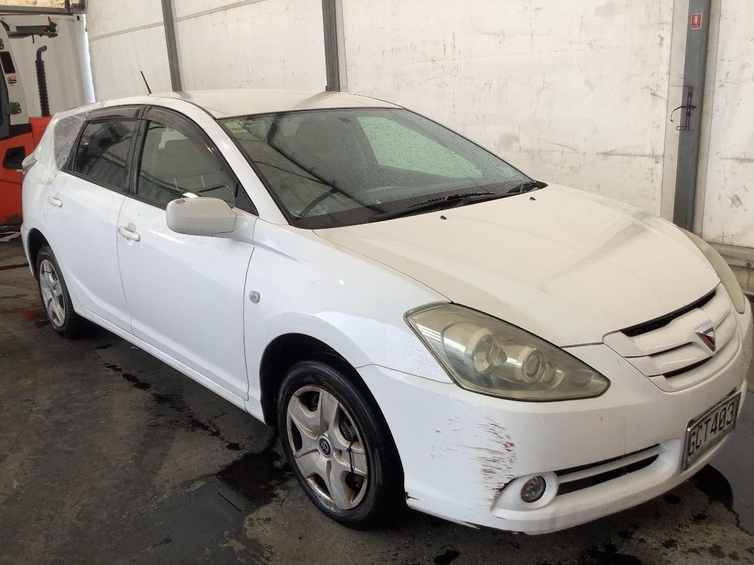 Photo '3' of Toyota Caldina Photo '3' of Toyota Caldina