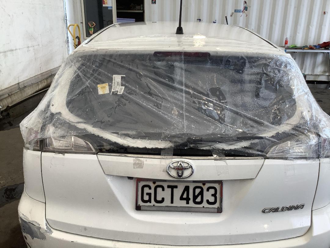 Photo '5' of Toyota Caldina Photo '5' of Toyota Caldina