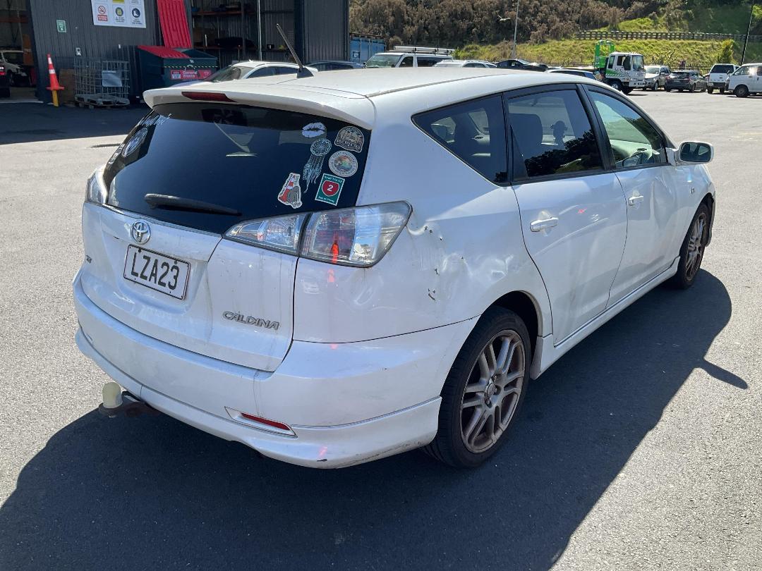 Photo '4' of Toyota Caldina