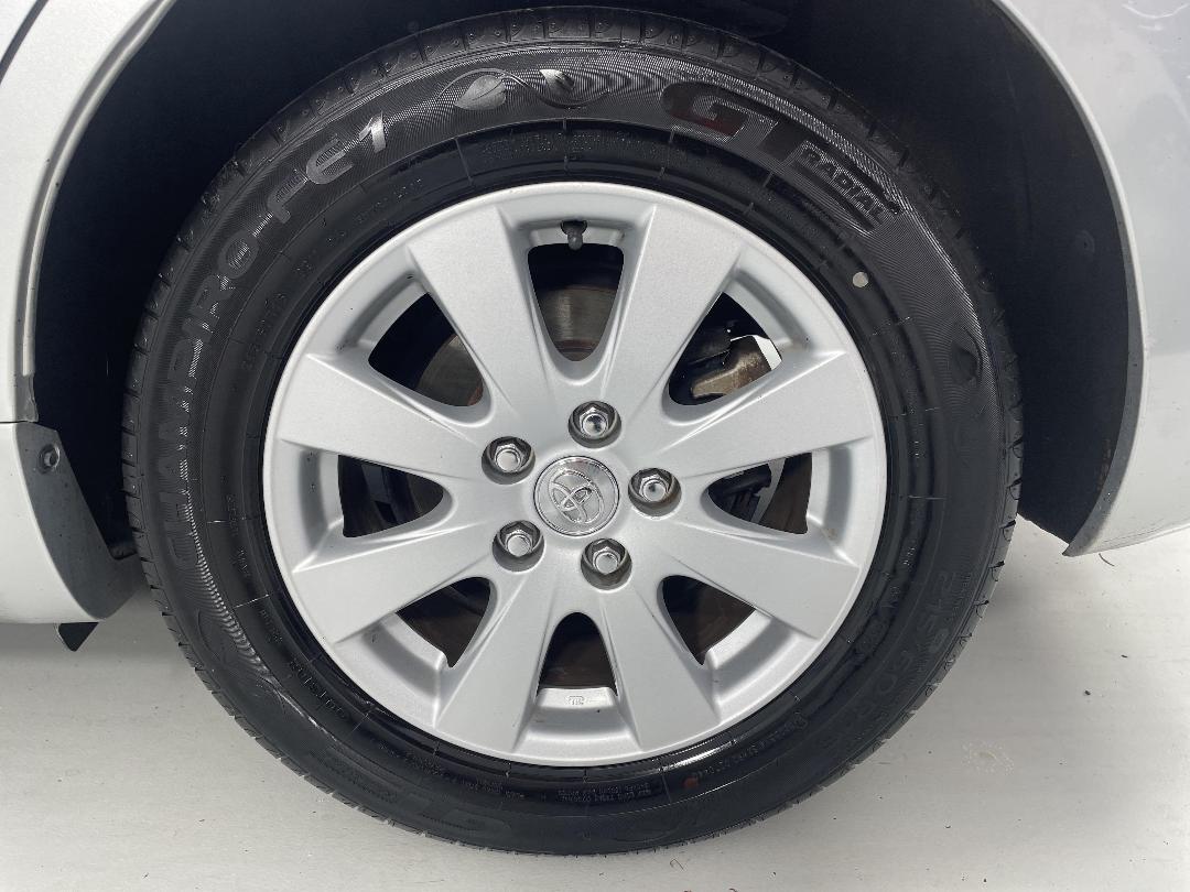 Photo '11' of Toyota Camry