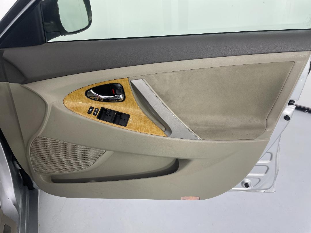 Photo '15' of Toyota Camry