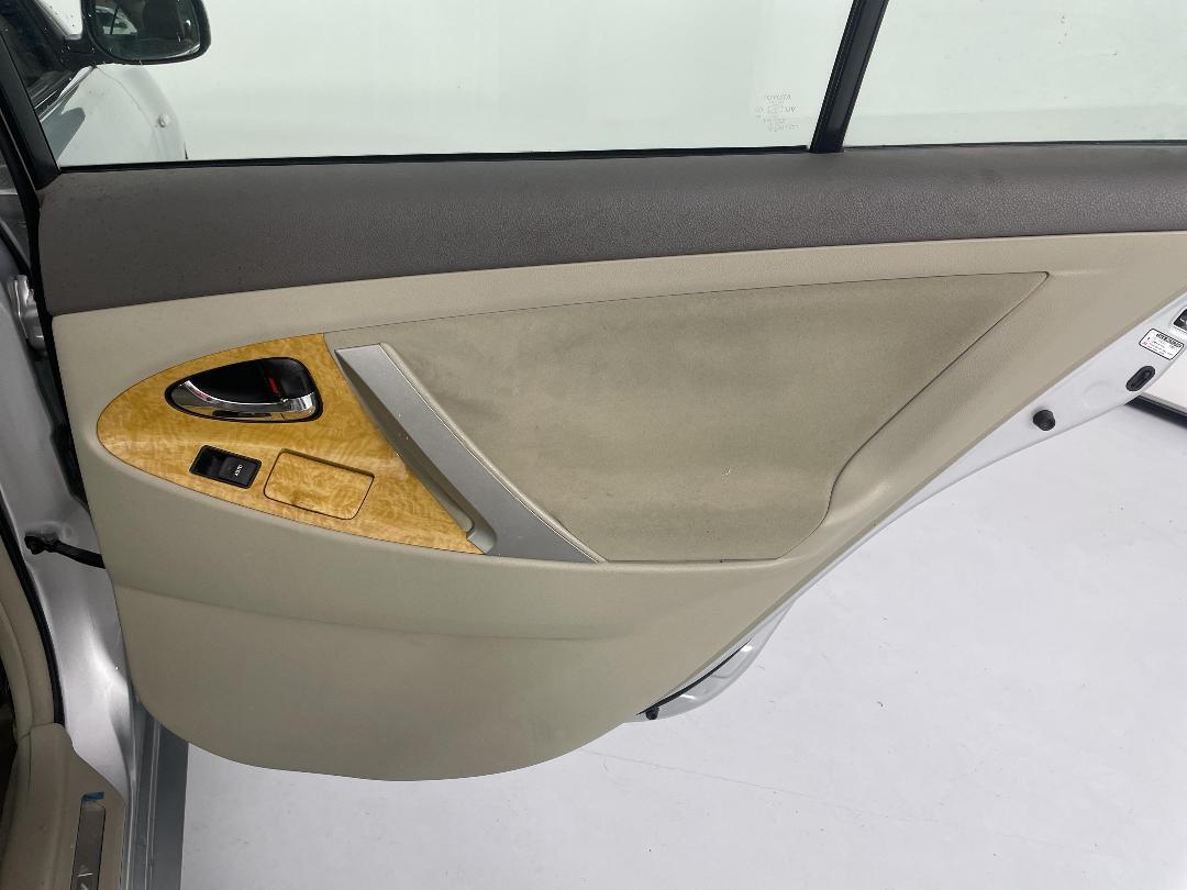 Photo '19' of Toyota Camry