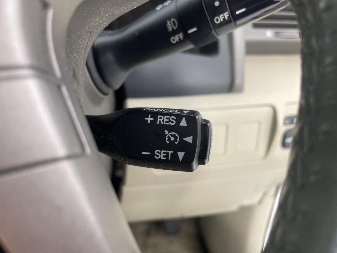 Photo '24' of Toyota Camry