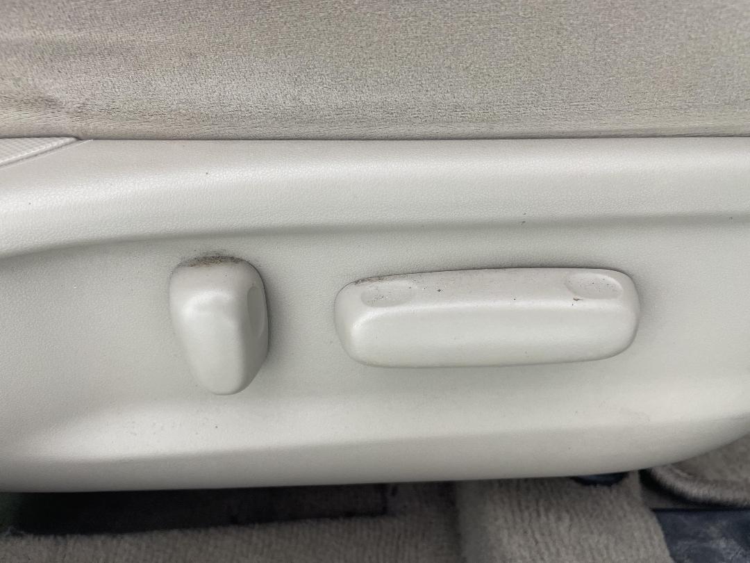 Photo '23' of Toyota Camry