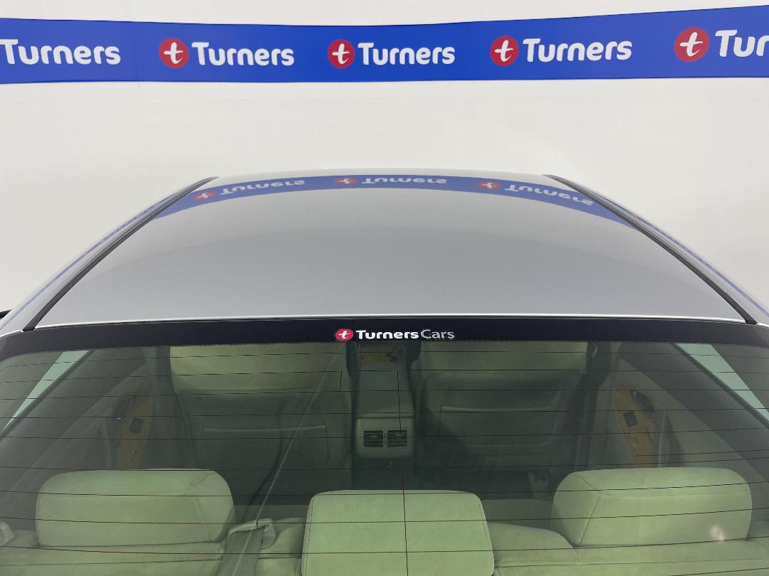 Photo '33' of Toyota Camry