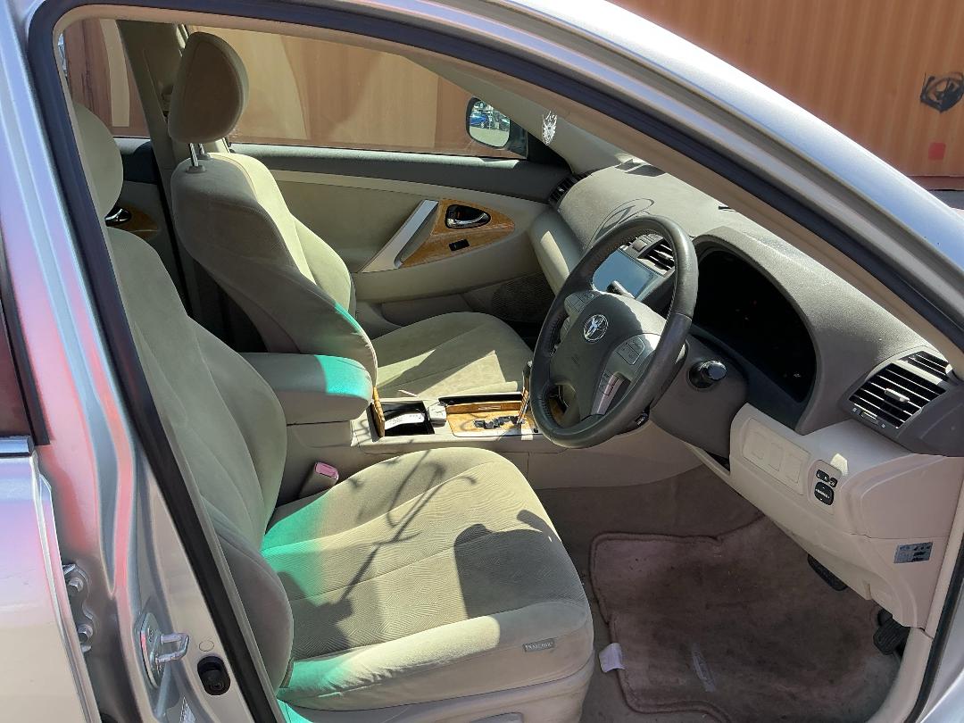 Photo '16' of Toyota Camry