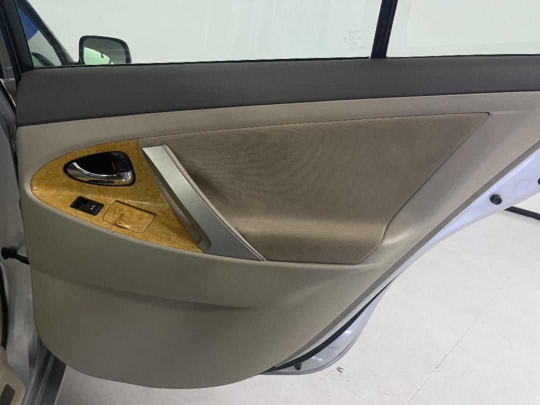 Photo '19' of Toyota Camry