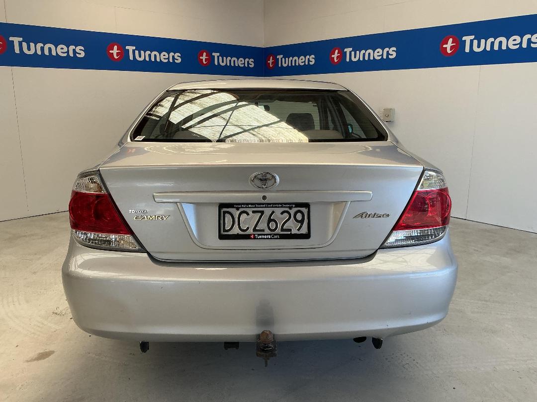 Photo '6' of Toyota Camry