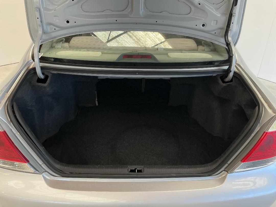 Photo '14' of Toyota Camry