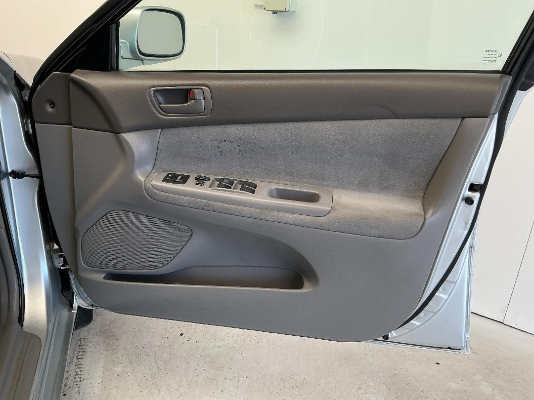 Photo '15' of Toyota Camry