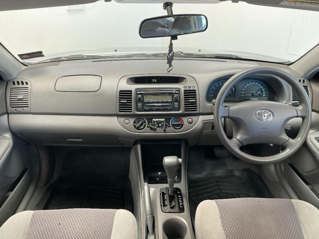 Photo '17' of Toyota Camry