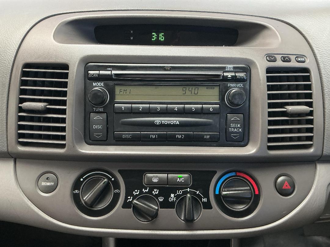 Photo '18' of Toyota Camry