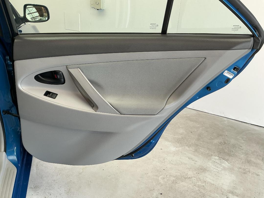 Photo '19' of Toyota Camry