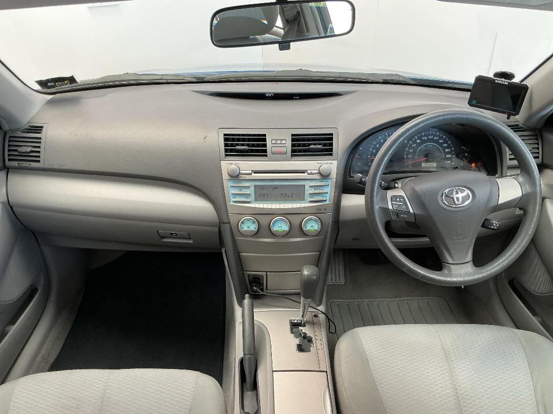 Photo '17' of Toyota Camry