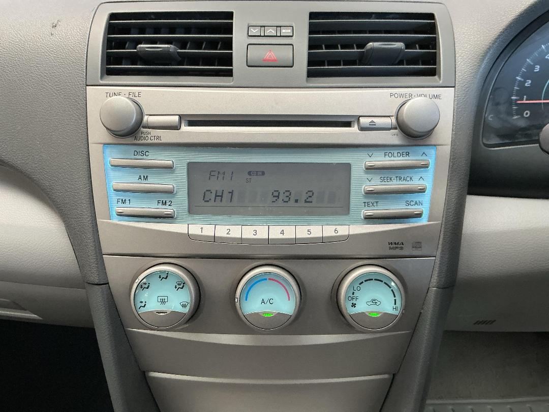 Photo '18' of Toyota Camry