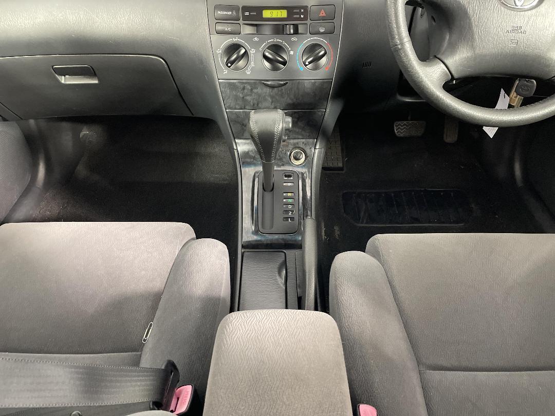 Photo '18' of Toyota Corolla