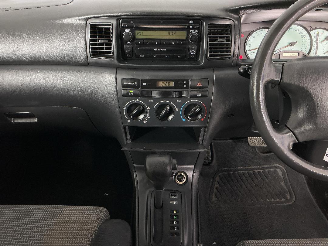 Photo '18' of Toyota Corolla Photo '18' of Toyota Corolla