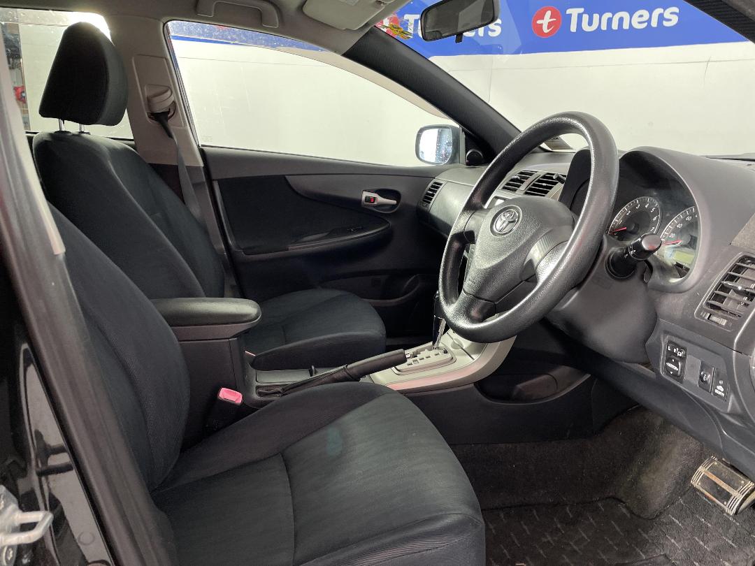 Photo '16' of Toyota Corolla Photo '16' of Toyota Corolla