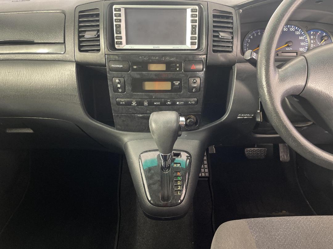 Photo '18' of Toyota Corolla