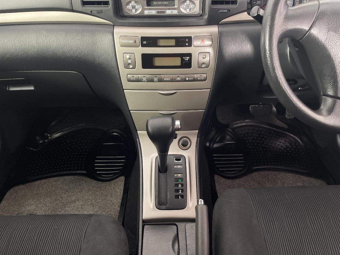 Photo '18' of Toyota Corolla Photo '18' of Toyota Corolla