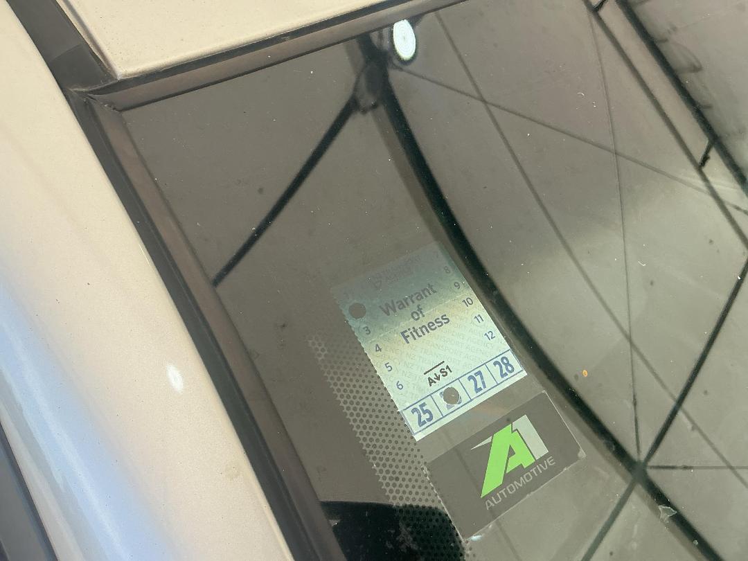 Photo '22' of Toyota Corolla GLX