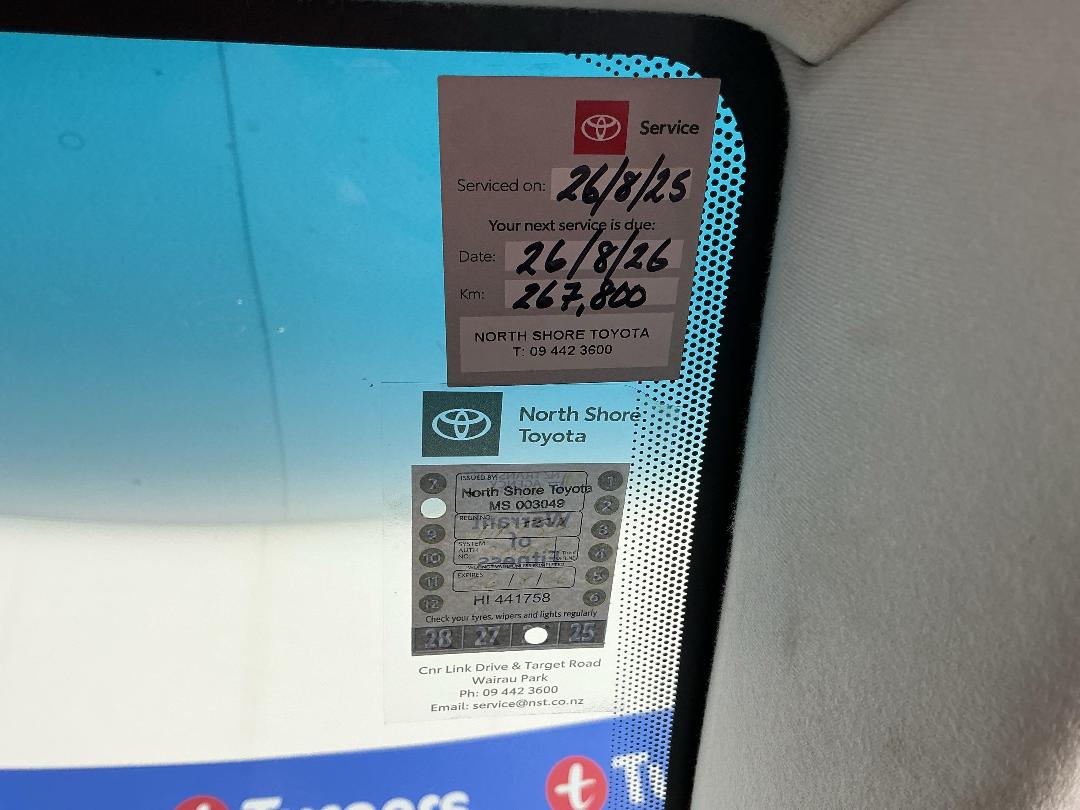 Photo '24' of Toyota Corolla