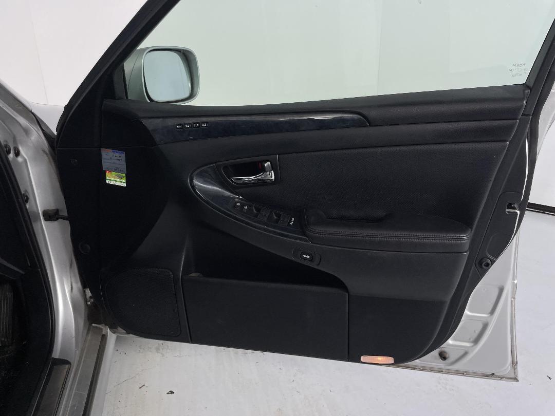 Photo '13' of Toyota Crown Athlete