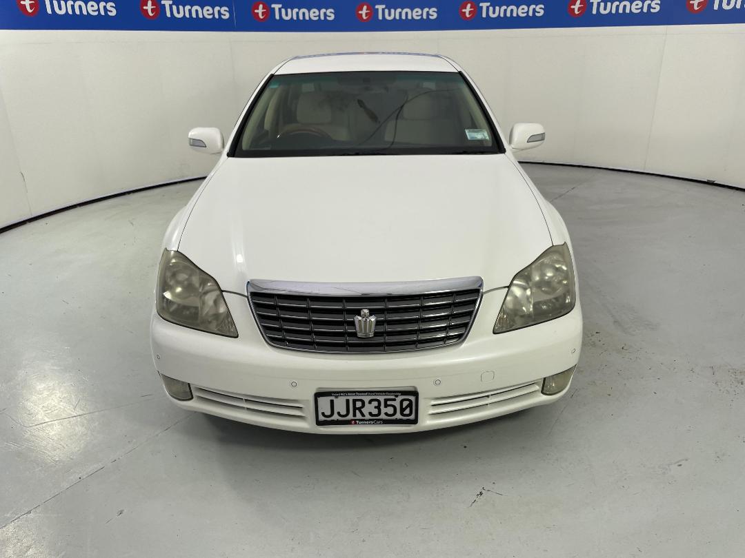 Photo '2' of Toyota Crown Photo '2' of Toyota Crown