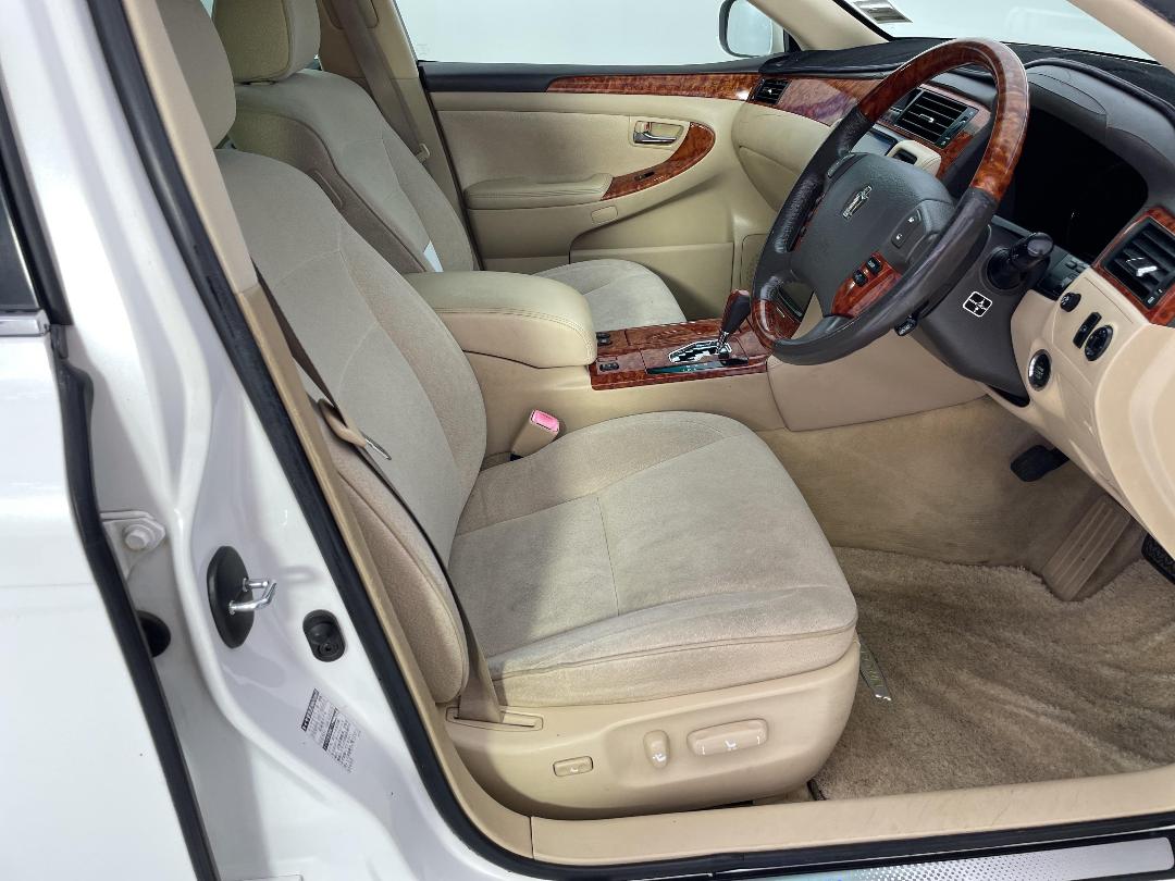 Photo '16' of Toyota Crown Photo '16' of Toyota Crown