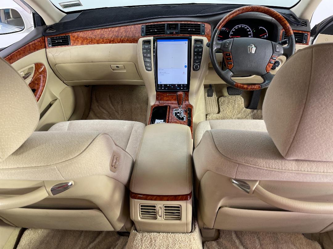 Photo '18' of Toyota Crown Photo '18' of Toyota Crown