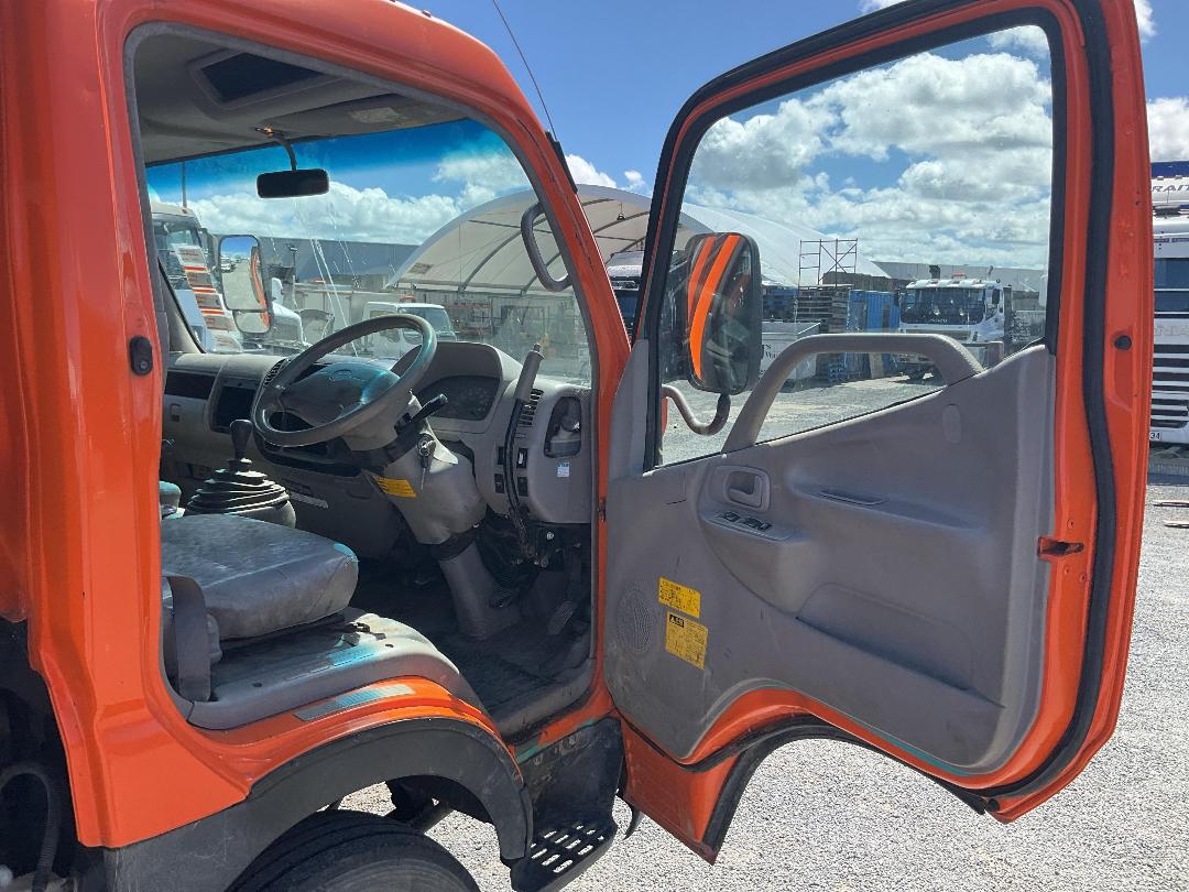 Photo '11' of Toyota Dyna Tipper