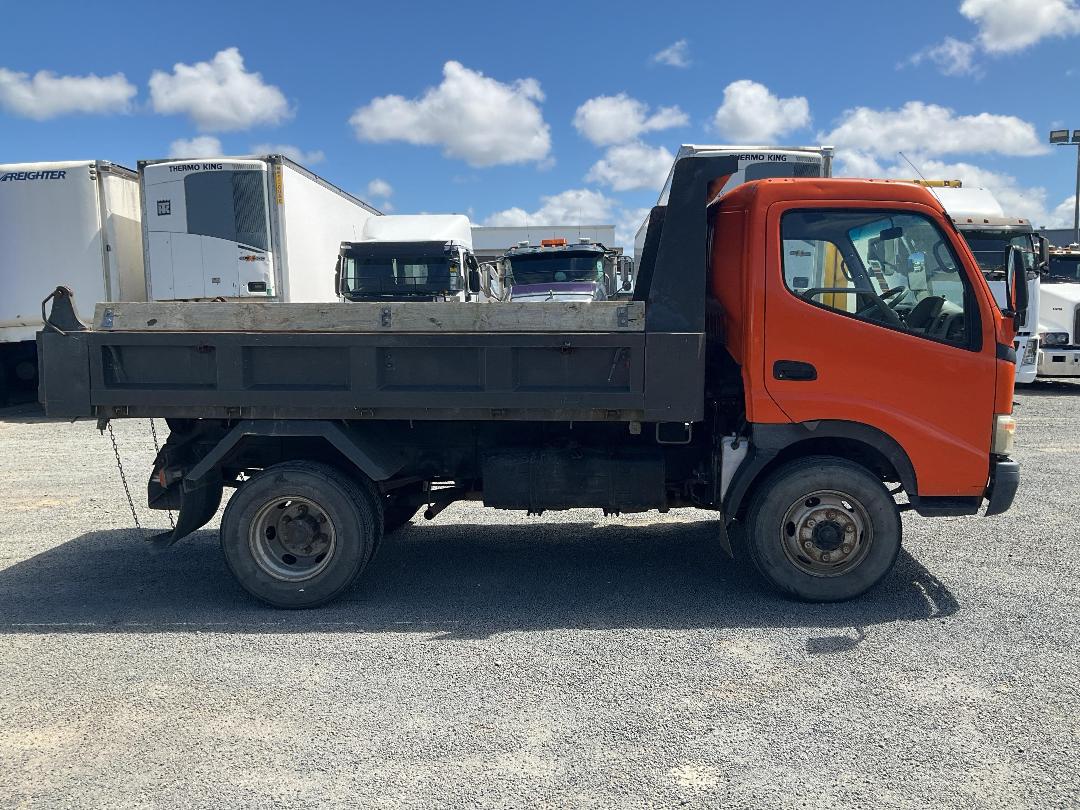Photo '3' of Toyota Dyna Tipper