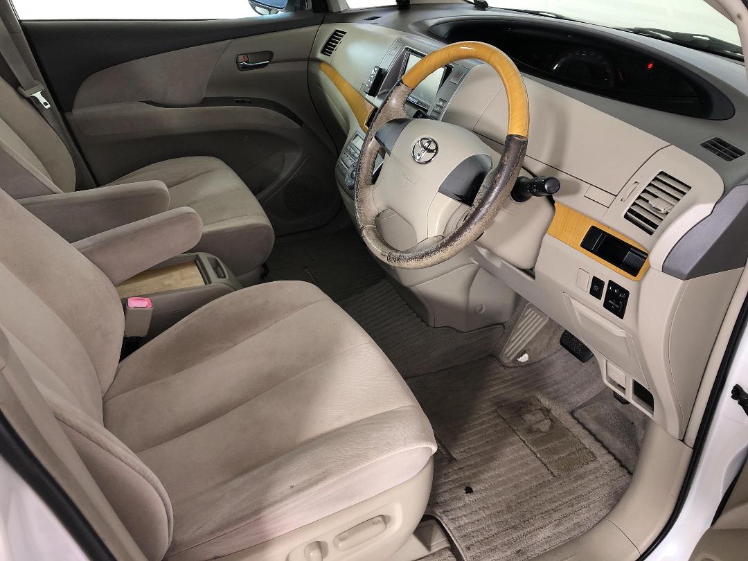 Photo '16' of Toyota Estima Photo '16' of Toyota Estima