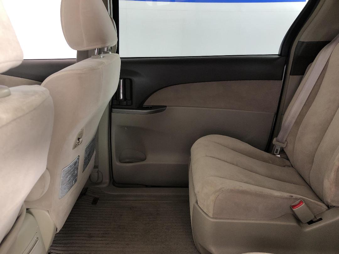 Photo '19' of Toyota Estima Photo '19' of Toyota Estima