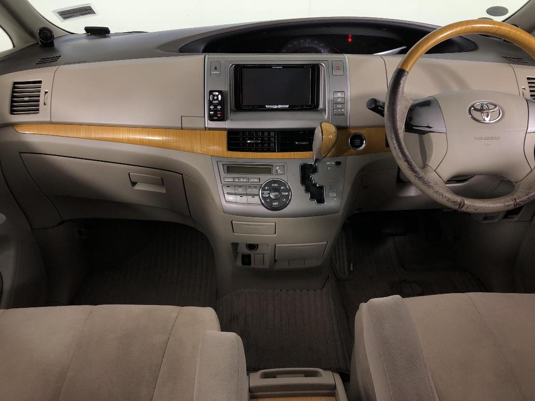 Photo '17' of Toyota Estima Photo '17' of Toyota Estima