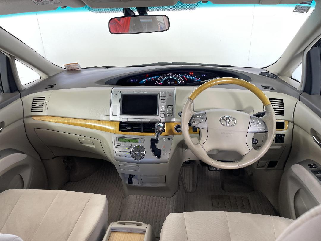 Photo '17' of Toyota Estima Photo '17' of Toyota Estima