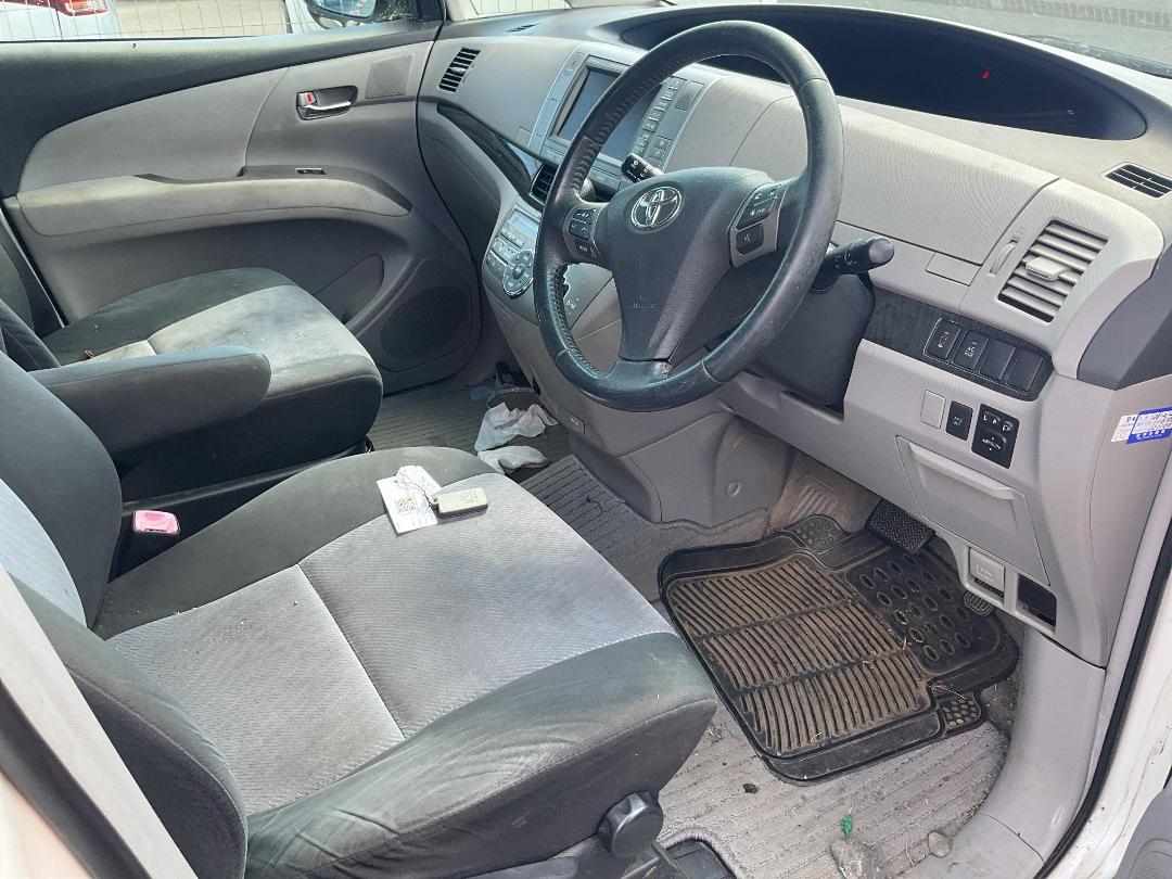 Photo '11' of Toyota Estima Aeras Photo '11' of Toyota Estima Aeras