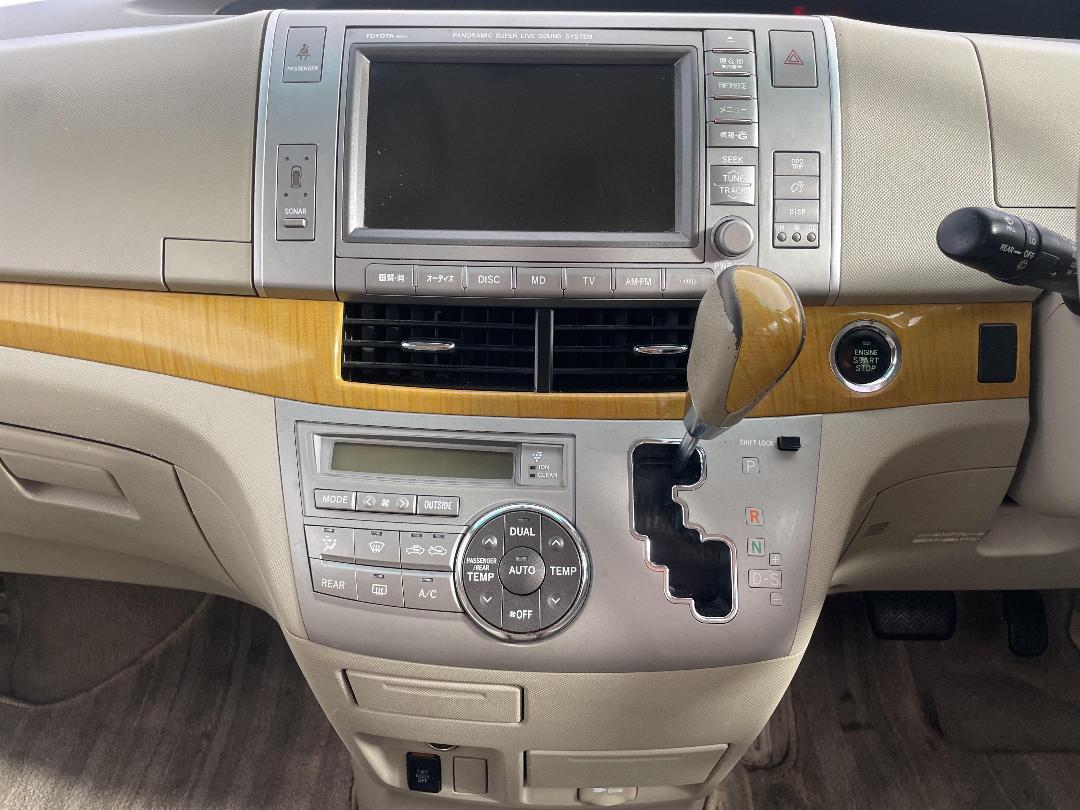 Photo '18' of Toyota Estima