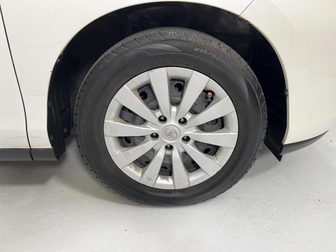 Photo '9' of Toyota Estima