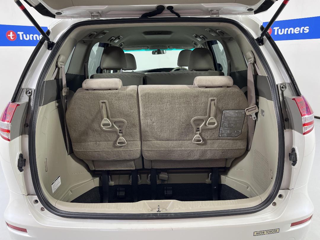 Photo '14' of Toyota Estima